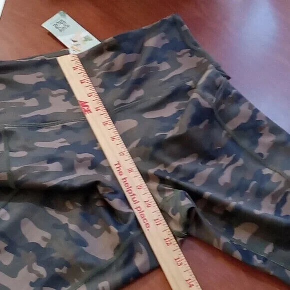 Attracosports on tags no brand on shorts size small camo * - Picture 11 of 14